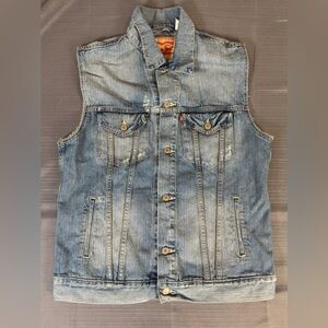 Levi’s Denim Trucker Vest | Button Front | Classic Blue Jean Vest | Large